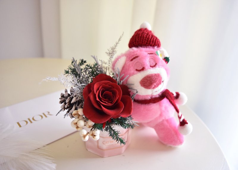 Strawberry Bear Hug Dried Flower New Year Gift Exchange Gift Christmas Gift Rose Hug Bear - Dried Flowers & Bouquets - Plants & Flowers Pink