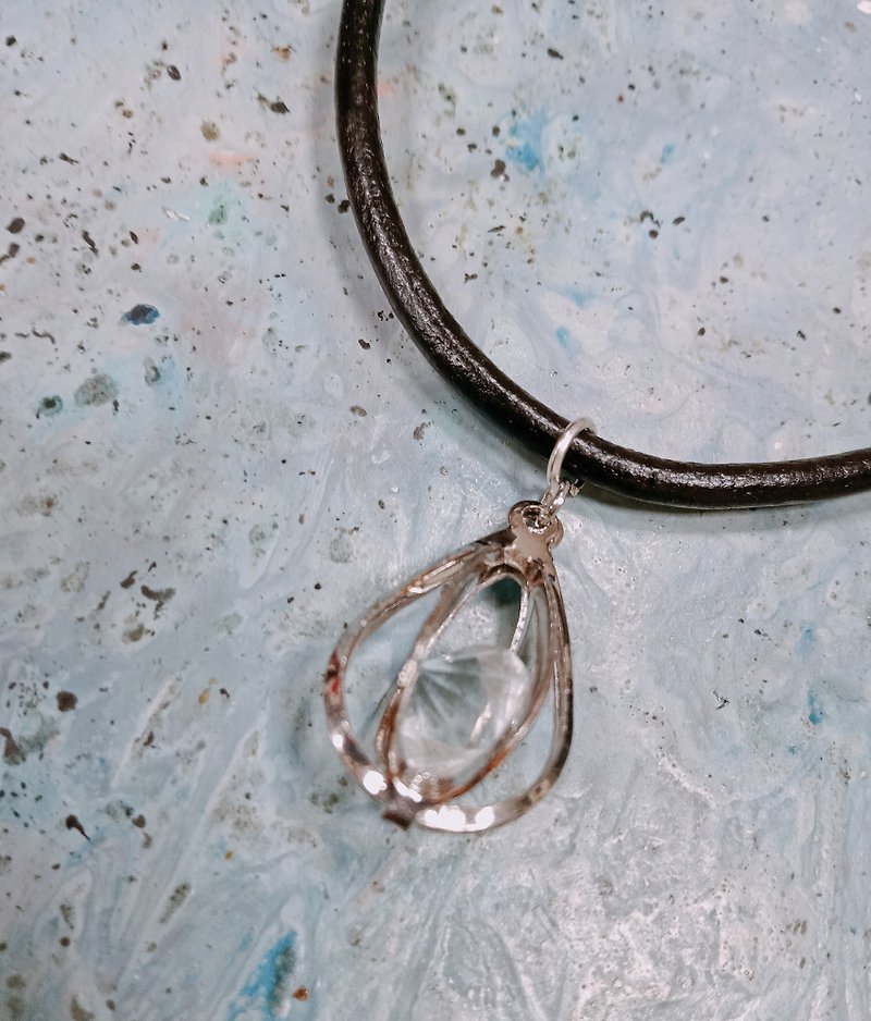 Light jewelry necklace simple fashion style small diamond shape - สร้อยคอ - วัสดุอื่นๆ 
