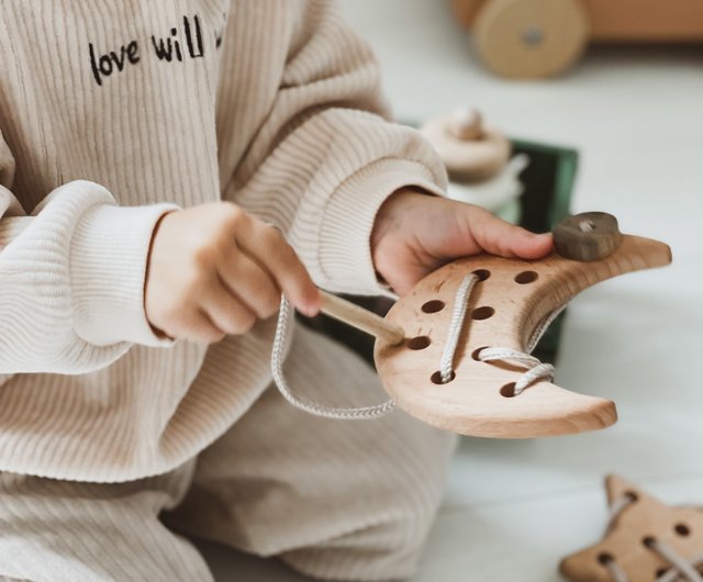 Wooden lacing toy Toddler toy Wood educational toy Montessori toy