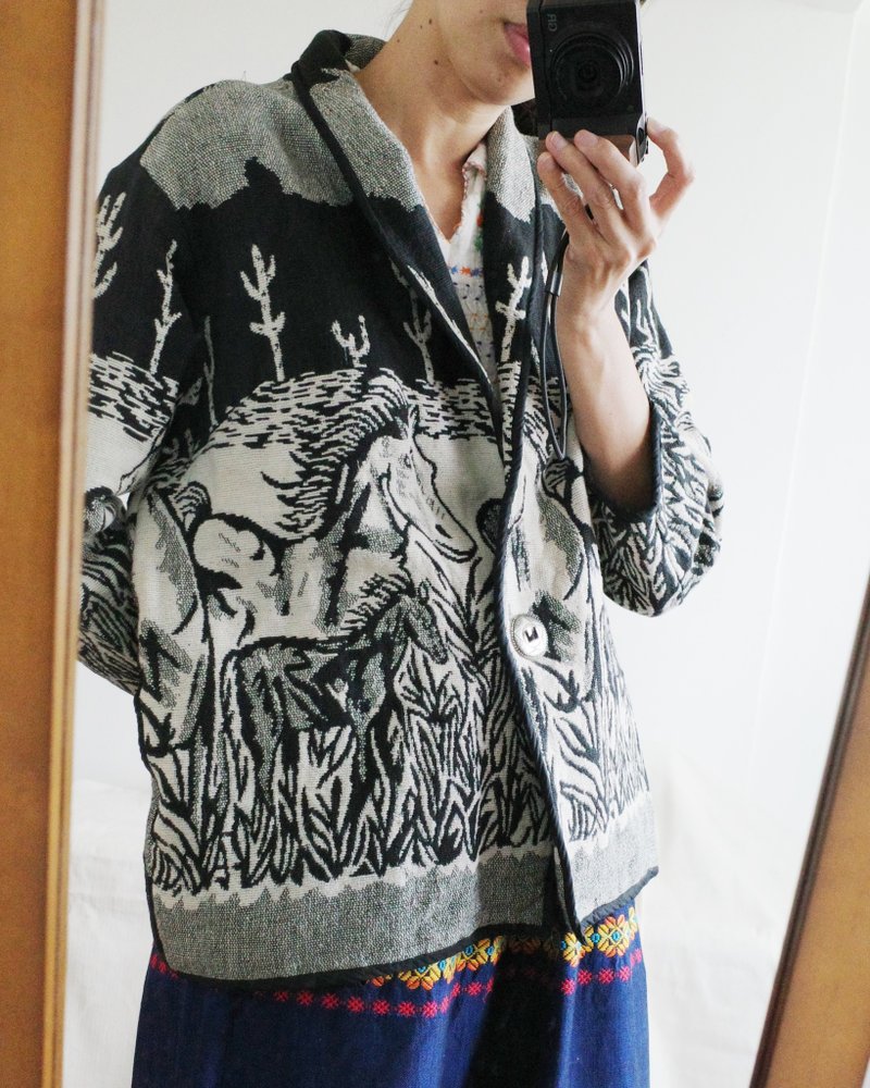 Vintage horse totem tapestry jacket style metal buckle unisex style - เสื้อโค้ทผู้ชาย - ผ้าฝ้าย/ผ้าลินิน 