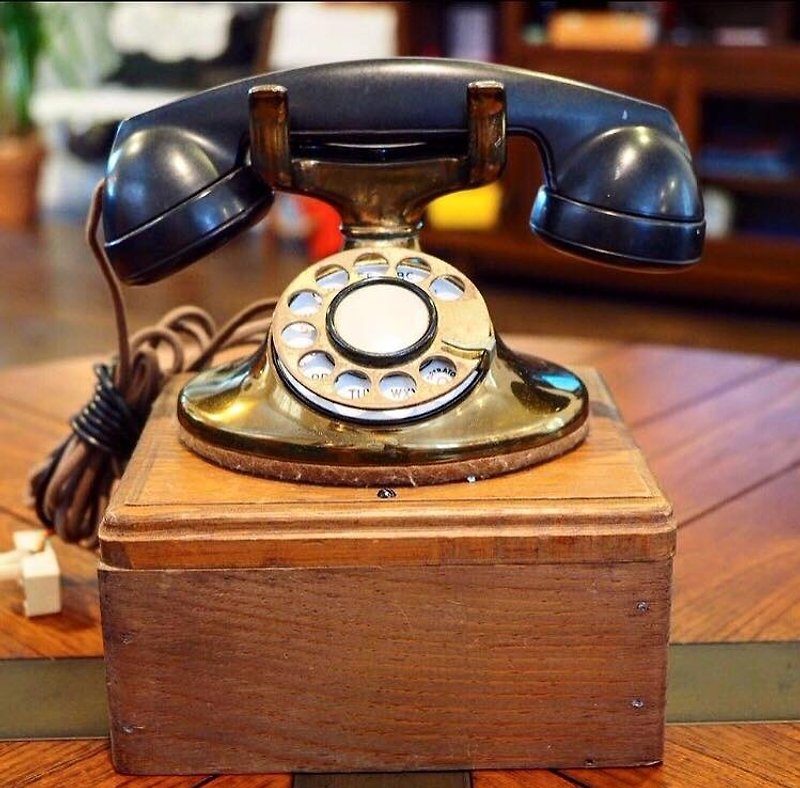 美國木質機盒古董轉輪電話（JS) - 擺飾/家飾品 - 其他金屬 多色