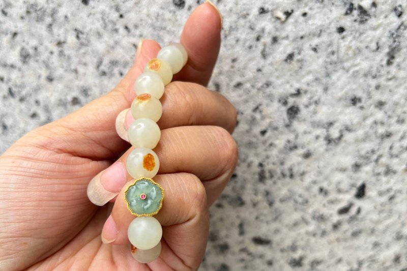 8mm天然和田玉/和闐玉- 羊脂玉 危料翡翠扶桑花設計單圈手串m - 手鍊/手環 - 玉石 白色