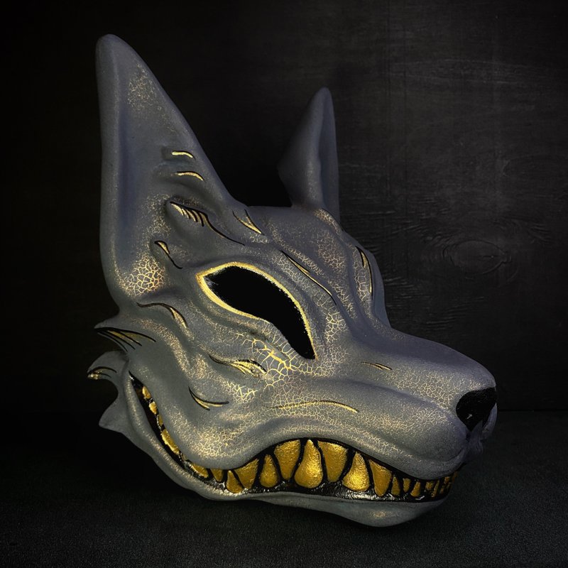 Black & Gold Kitsune mask, Japanese fox mask, Kitsune mask, Kitsune Cosplay - 口罩/口罩收納套 - 樹脂 黑色