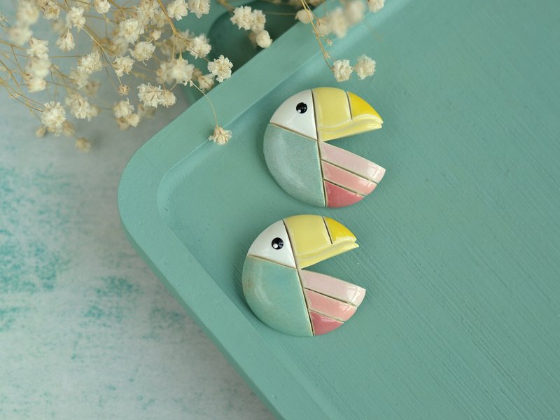 Toucan ceramic pin - 胸針 - 陶 多色