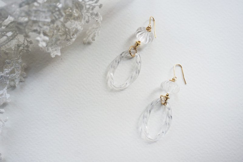 Simple design earrings. Pin/clip - ต่างหู - พลาสติก ขาว
