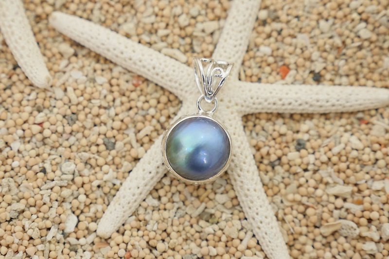 Mabe pearl pendant top - Necklaces - Other Materials Blue