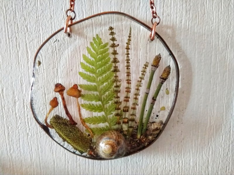 Pressed flower frame with ferns and mushrooms / Mushroom decor wall hanging - Wall Décor - Plants & Flowers Green