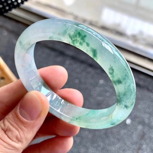 Good Morning Studio 冰種翡翠天然翡翠玉鐲 A玉手鐲玉鈪 • 冰種飄花翡翠貴妃鐲