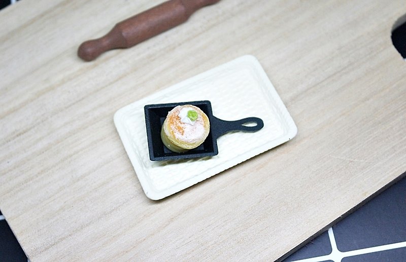 >>黏土系列-鑄鐵鍋之日式厚鬆餅-=>磁鐵系列 #冰箱磁鐵# #黑板磁鐵# #文具# #交換禮物# - 磁石貼/磁鐵 - 黏土 橘色