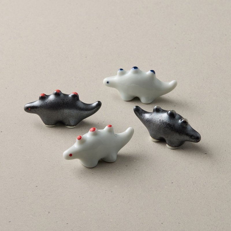 Japanese Mino-yaki - Stegosaurus chopstick holder two-piece set - choose 2 from 4 - ตะเกียบ - เครื่องลายคราม หลากหลายสี