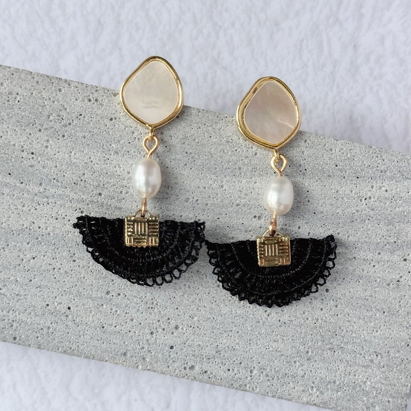 Shell Black Lace Natural Pearl 925 Tremella Needle Earrings Birthday Gift - Earrings & Clip-ons - Shell Black
