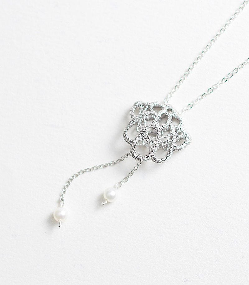 古典立體蕾絲珍珠吊墜項鍊  手作 925純銀 - 項鍊 - 珍珠 白色