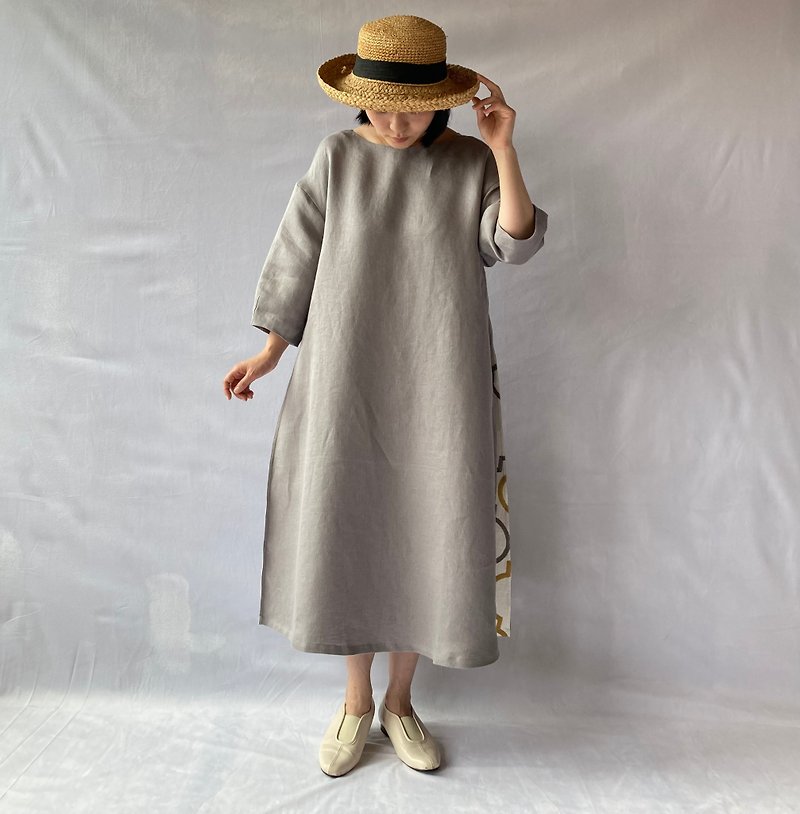 linen combination dress　lightgray/moroccan(embroidery) - 洋裝/連身裙 - 棉．麻 灰色