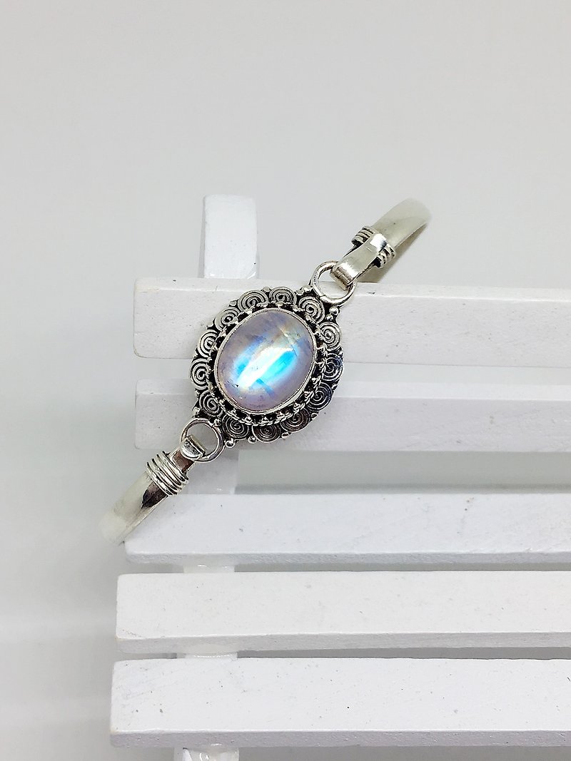 Moonstone 925 silver handmade star design bracelet - สร้อยข้อมือ - เครื่องเพชรพลอย สีน้ำเงิน