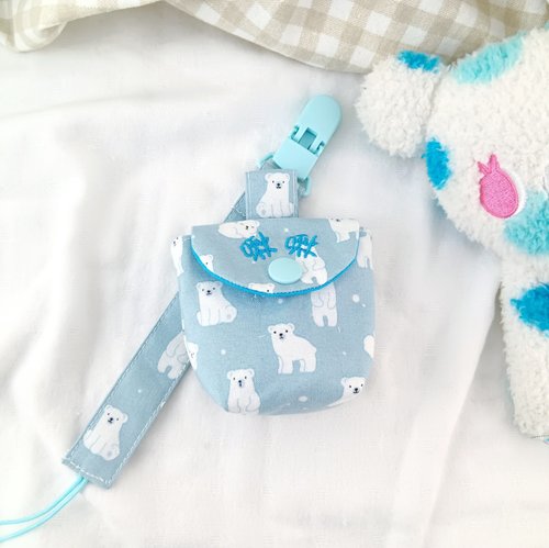 QQ rabbit 手工嬰幼兒精品 彌月禮盒 迷你北極熊。奶嘴收納袋 / 奶嘴鏈 (可繡名字)