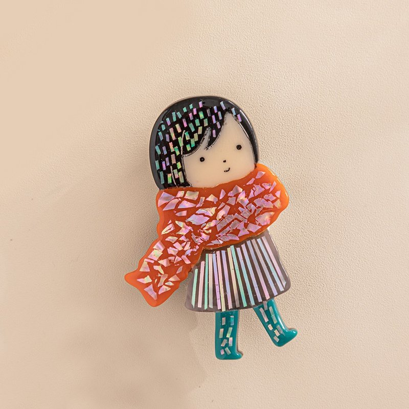 Girl with muffler, Mother-of-pearl Brooch - 胸針 - 壓克力 多色