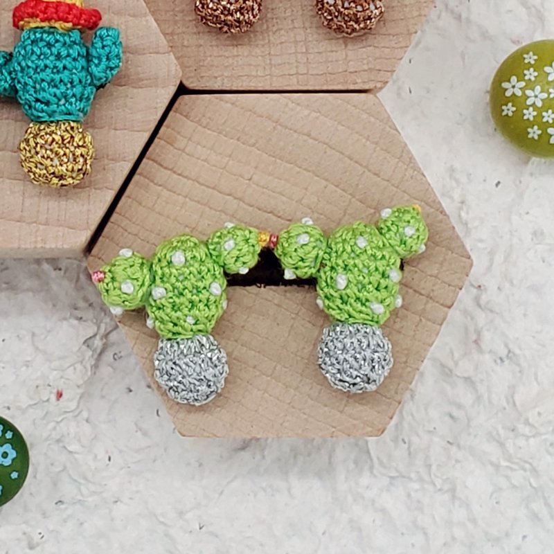 Meaty Cactus Crochet Earrings/ Ear Clips - ต่างหู - ผ้าฝ้าย/ผ้าลินิน สีเขียว