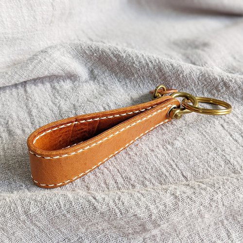 Handmade genuine leather Japanese style hand-dyed Daruma circle key ring  painted pendant - Shop mao.leather Keychains - Pinkoi