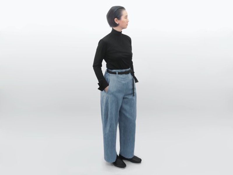 Domestic bleached denim/cocoon line/wide pants - กางเกงขายาว - ผ้าฝ้าย/ผ้าลินิน สีน้ำเงิน
