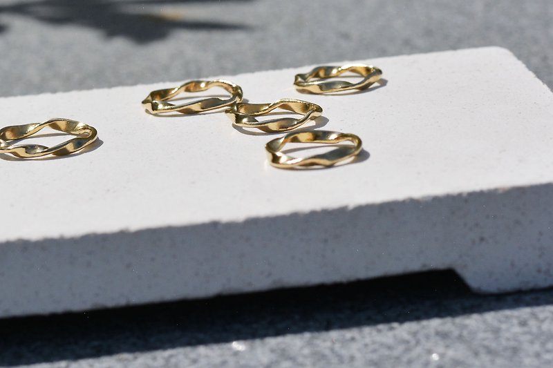 Spiral Bronze ring - แหวนทั่วไป - ทองแดงทองเหลือง สีทอง