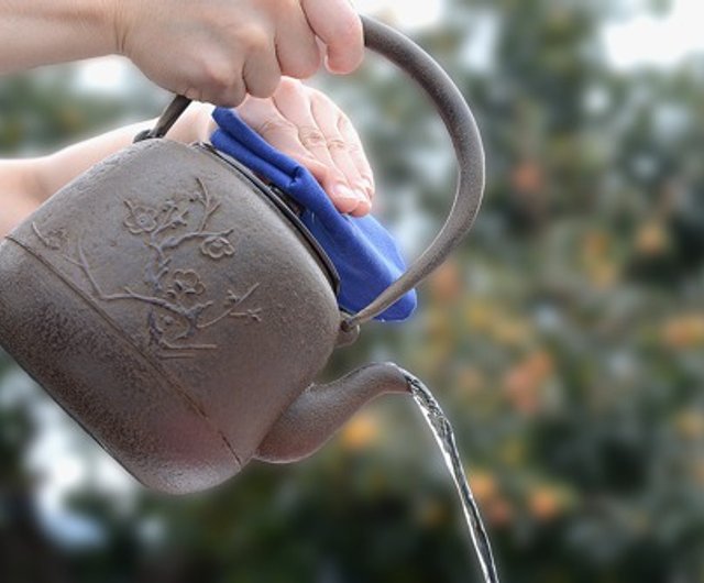 鉄瓶 なつめ梅 (銅蓋) - ショップ 長文堂 急須・ティーカップ - Pinkoi