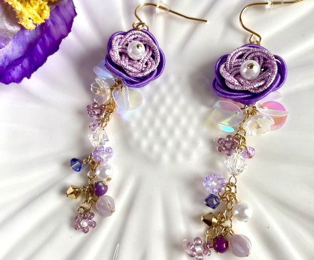 お花とビーズの耳飾り 水引 ピアス イヤリング 紫 - ショップ