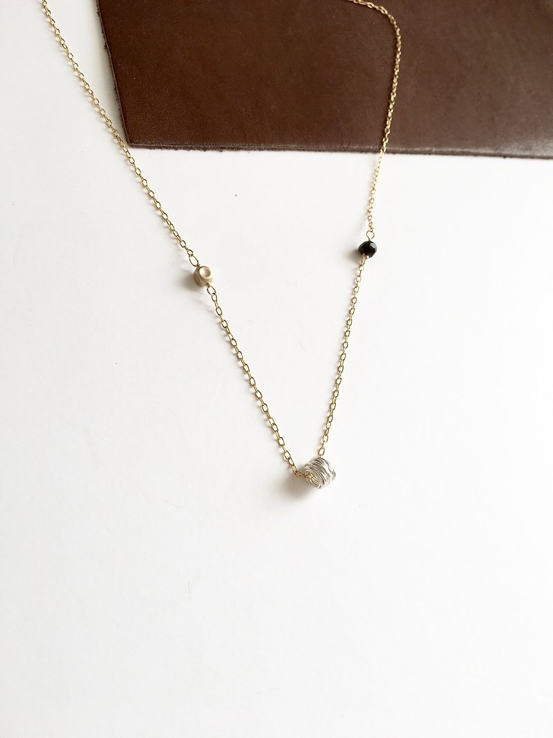 Sapphire and Karen silver necklace - สร้อยคอ - หิน สีดำ
