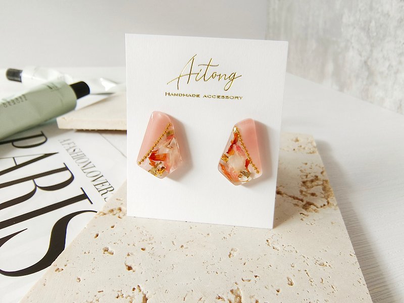 Spring forest polygonal earrings pink orange dry flower earrings - Earrings & Clip-ons - Resin Pink