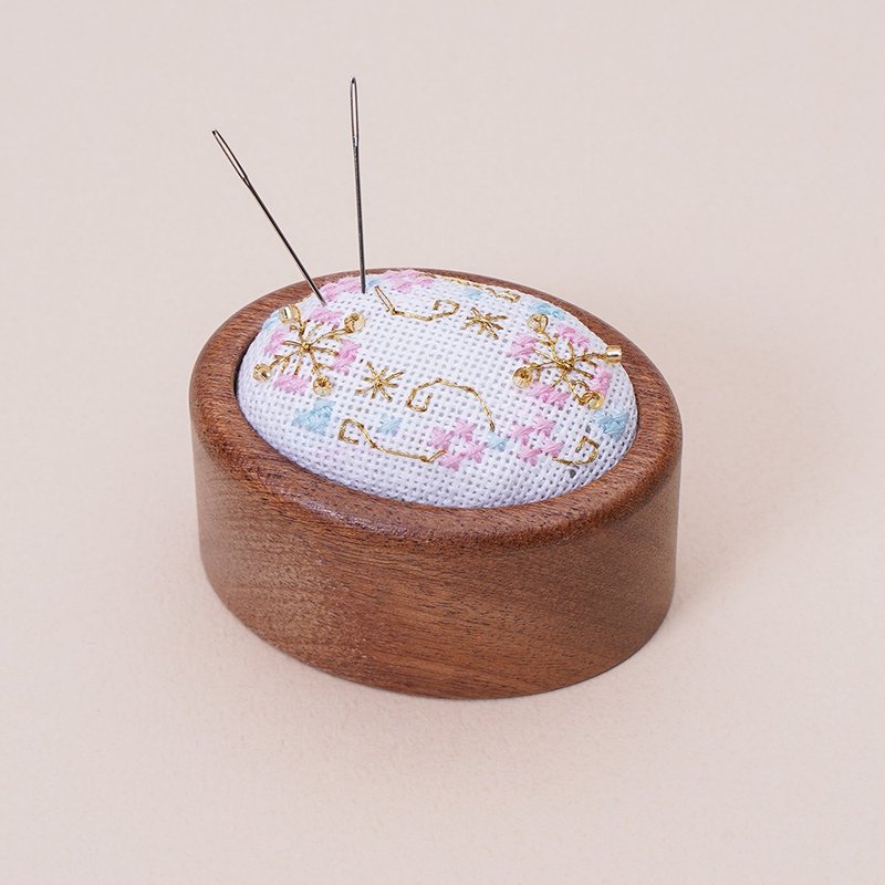 【Elegance】Pin Cushion - Cross Stitch Kit | Xiu Crafts - กล่องเก็บของ - ไม้ หลากหลายสี