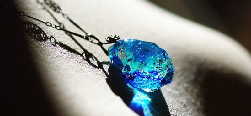 【受注制作】 水の誕生 - 聖らかな水結晶 - - 項鍊 - 玻璃 藍色