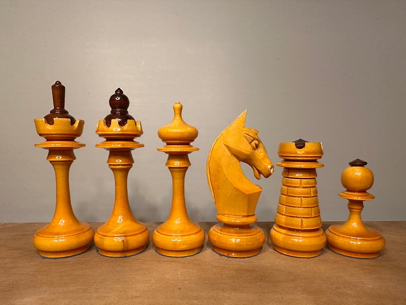 Authentic Soviet / Russian Chess set  from 1980 - บอร์ดเกม - ไม้ ขาว