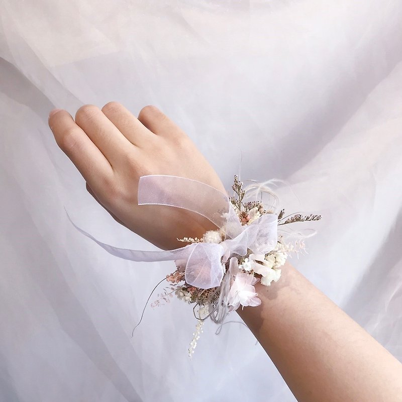 Wrist Flower - Bride Wrist Flower Lace Ribbon - เข็มกลัด/ข้อมือดอกไม้ - พืช/ดอกไม้ ขาว
