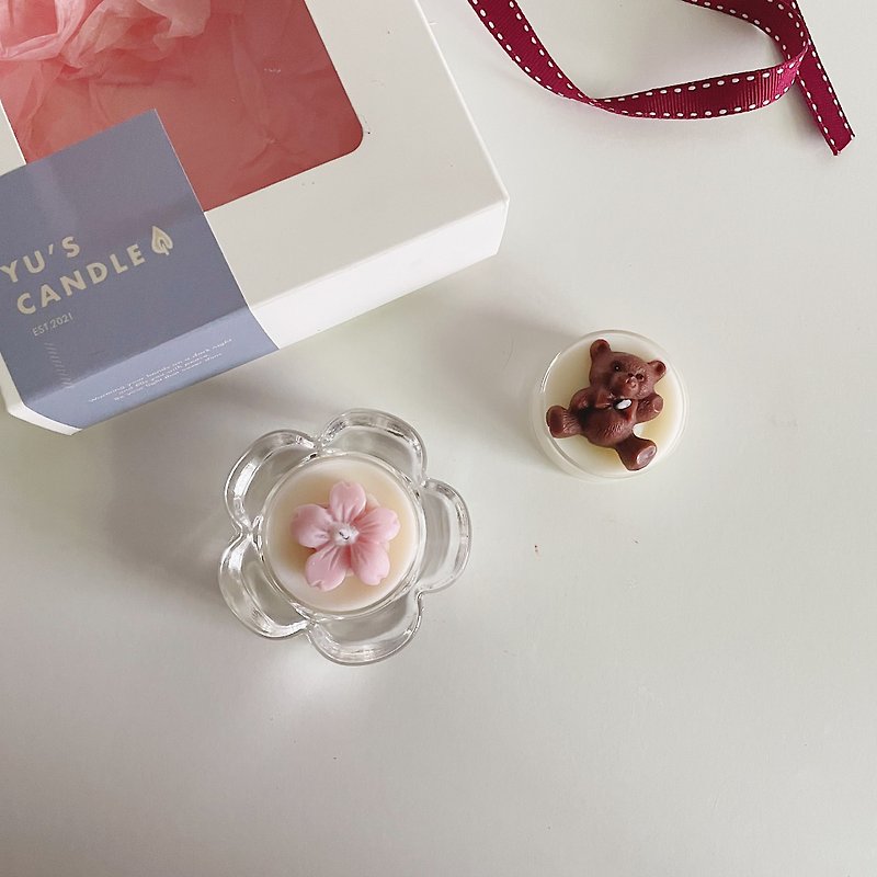 Fragrance candle gift box small flower candle holder + cherry blossom bear tea Wax handmade candle wedding small things - Fragrances - Wax White