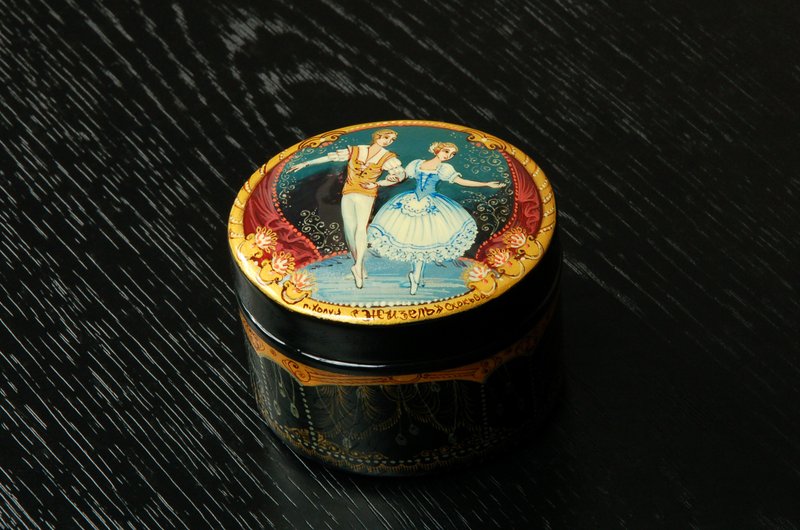 Giselle jewelry box ballet lacquer miniature handmade gift - 擺飾/家飾品 - 其他材質 