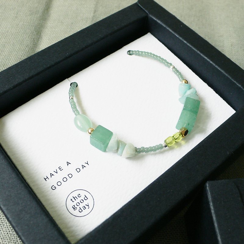 Green Rainbow｜Aventurine Mix & Match Crystal Gemstone Bracelet - สร้อยข้อมือ - เครื่องเพชรพลอย สีเขียว