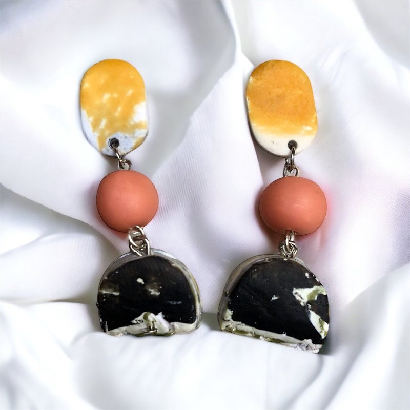 STM12 | Polymer Clay Earrings | Snow on The Moon Collection - 耳環/耳夾 - 防水材質 灰色