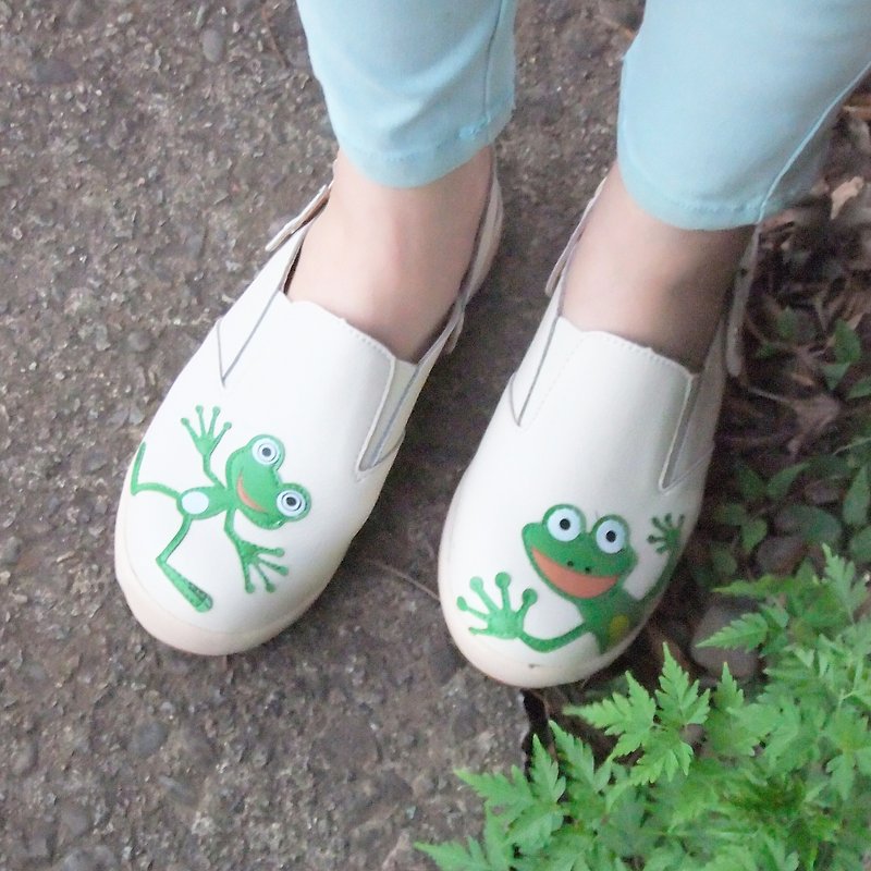 【The Frog】Ultra Light/ Exquisite Hand Sewing/ Leather Cushion/ Sling Back - รองเท้าลำลองผู้หญิง - เส้นใยสังเคราะห์ สีเขียว