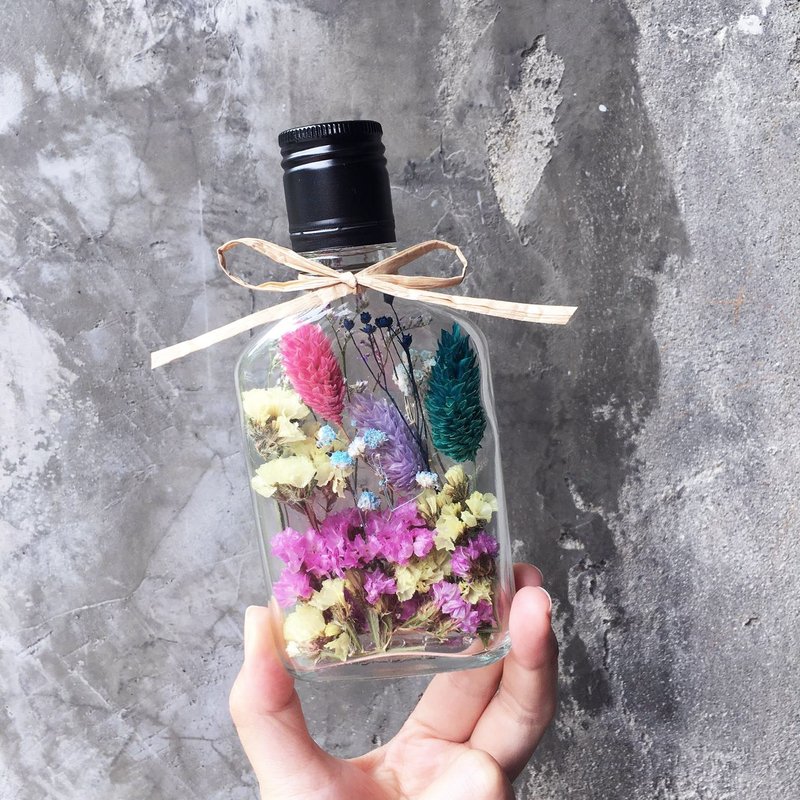 "Wannabe" Wine Bottle Dried Flower ~ Wenqing Sensation Gift Table Table Set Pole Elegant Eternal Flower Gift Room Arrangement Floral Wedding Wedding Arrangement Bunny Grass Dry Bunches MIT Gifts Hakka Custom Wedding Gifts Valentine's Day Gift - Plants - Plants & Flowers Multicolor