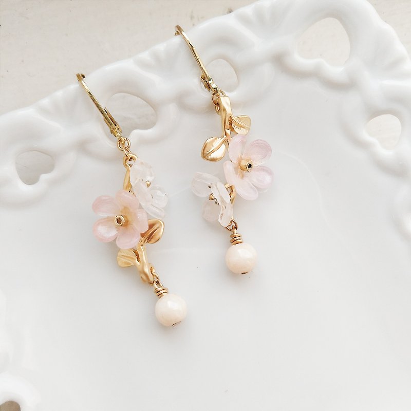 Shy little bouquet of earrings (can be changed to clip-on style) - ต่างหู - วัสดุอื่นๆ สึชมพู