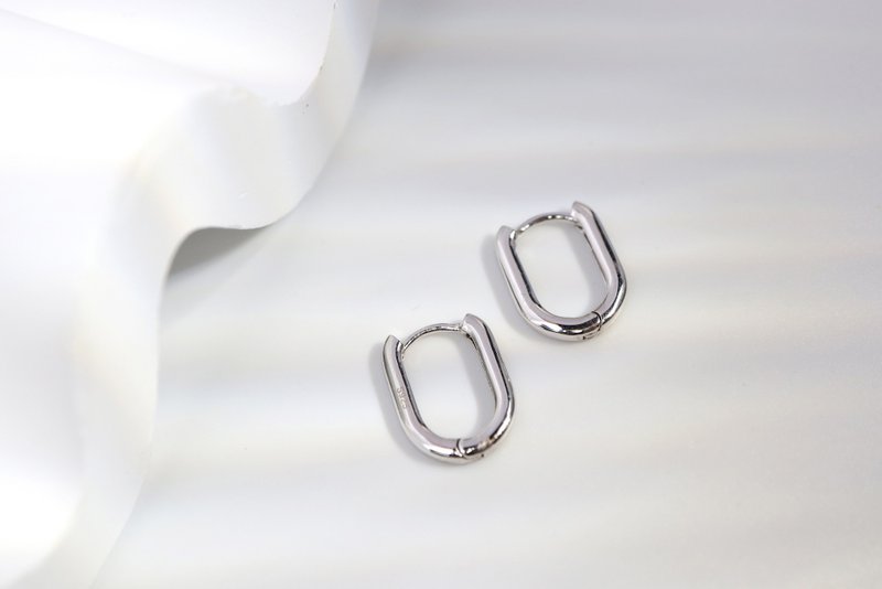 Small oval circle. sterling silver earrings - Earrings & Clip-ons - Sterling Silver Silver