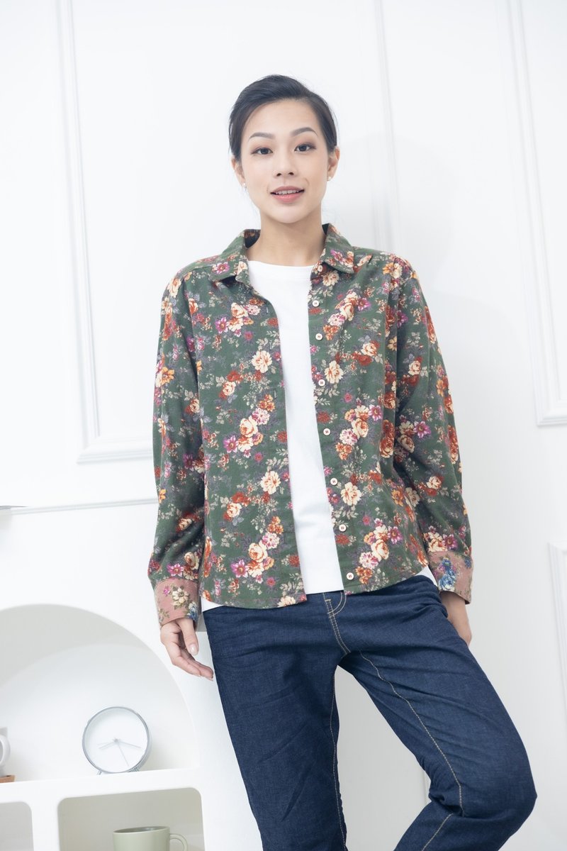牡丹花粉色袖口上衣 墨綠色 - 女上衣/長袖上衣 - 其他材質 綠色