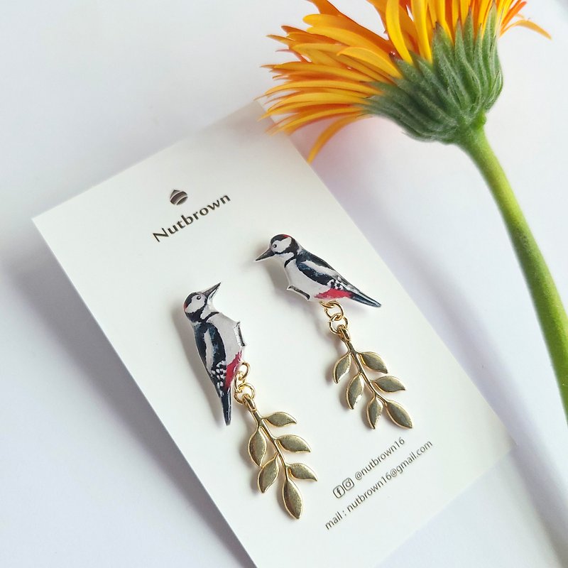 Bird Series-Woodpecker Leaf Earrings/ Clip-On - ต่างหู - เรซิน หลากหลายสี