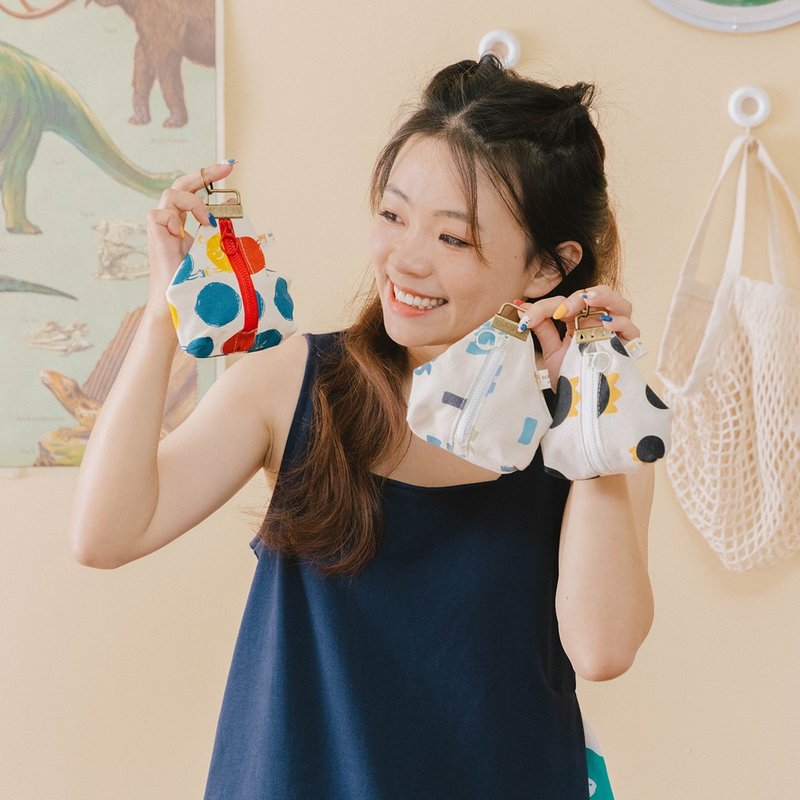 【hahababy】藍色日文-多功能拉鍊粽子小包 - 零錢包/小錢包 - 其他材質 