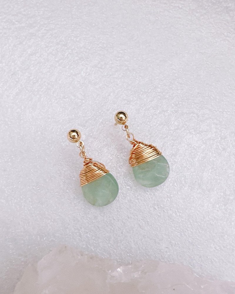 C&W natural drop-shaped diamond faceted light green Stone temperament simple s925 earrings and earrings - ต่างหู - เงินแท้ สีทอง