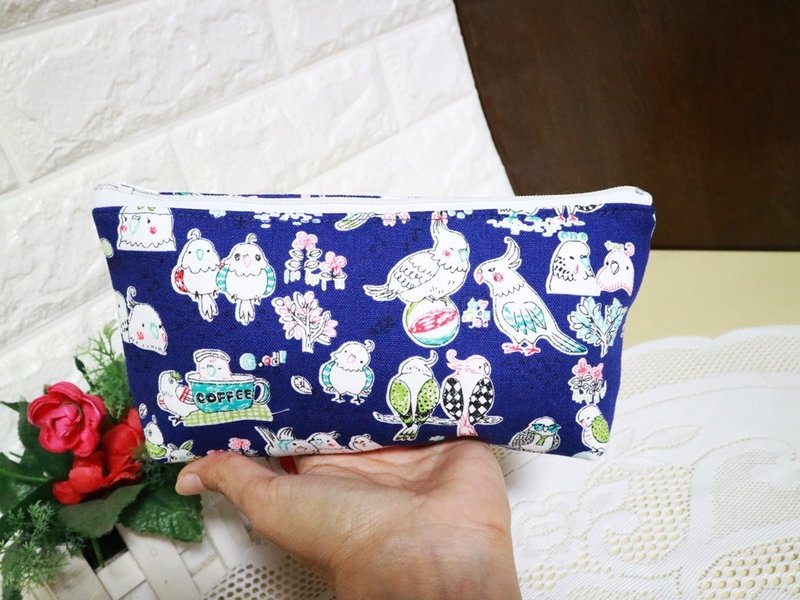 Parrot cosmetic bag pen. Multipurpose bag. - อื่นๆ - ผ้าฝ้าย/ผ้าลินิน 