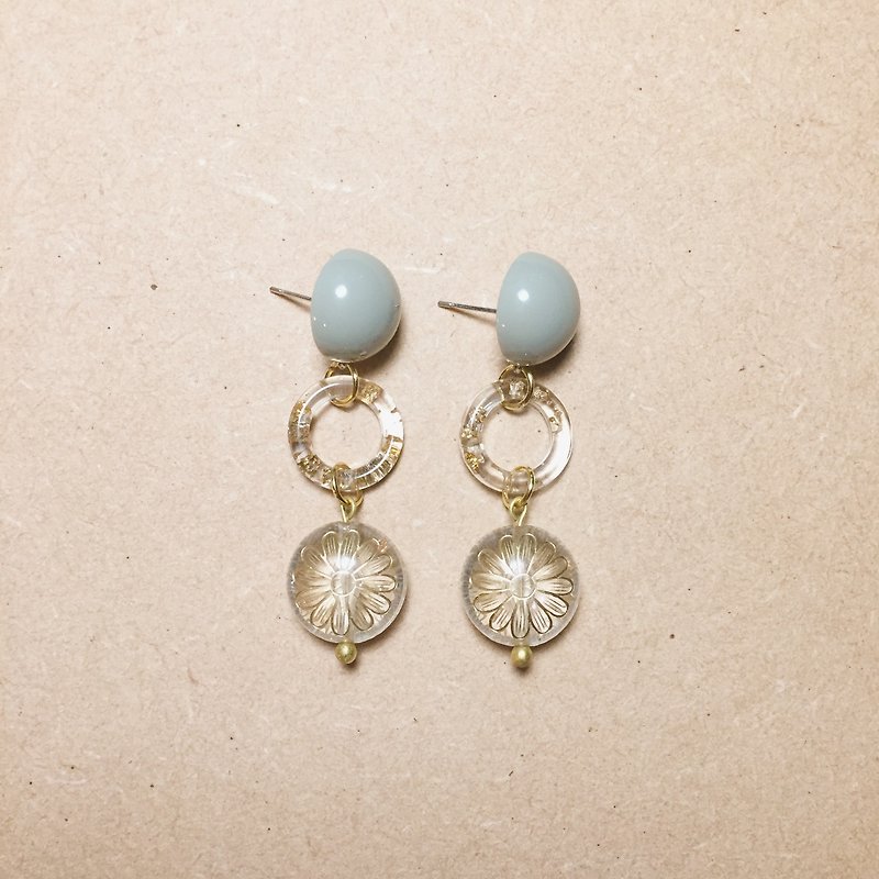 Vintage Japanese Flower Three Round Earrings - Earrings & Clip-ons - Resin Transparent