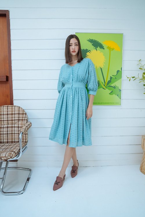 Victory 【Off-Season Sales】Flower embroidery dress (Blue)