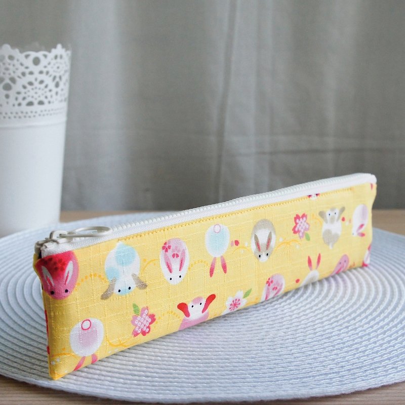Lovely [Japanese cloth] Moon rabbit tableware bag, pencil case, yellow, 23-24 cm chopsticks - Chopsticks - Cotton & Hemp Yellow