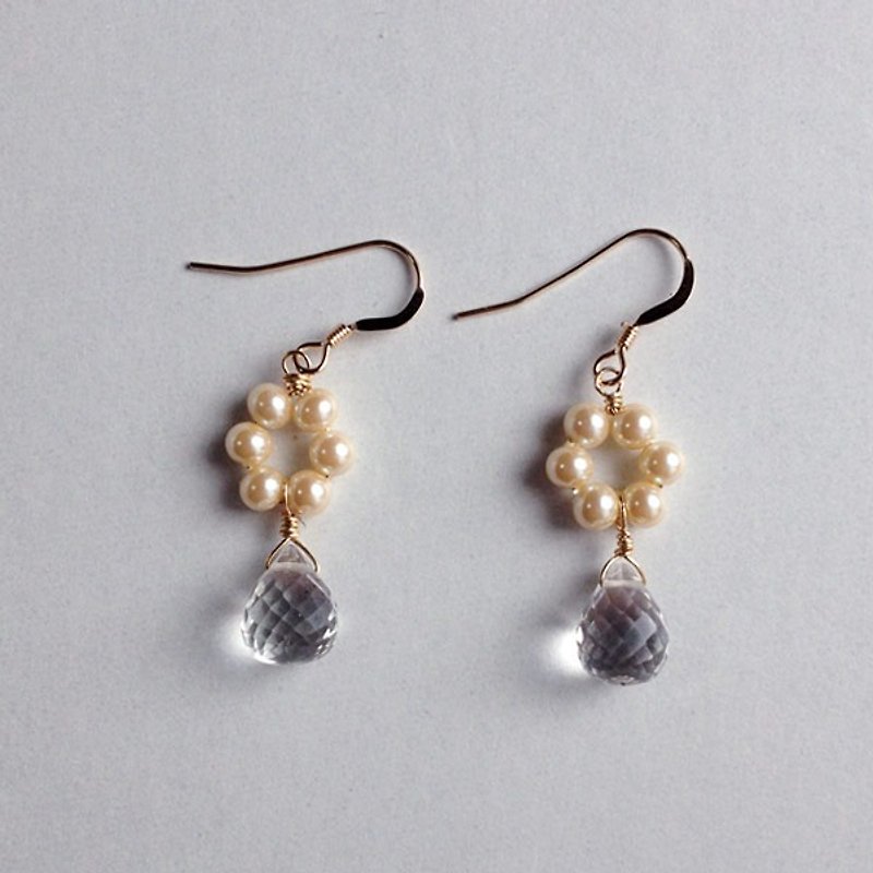 14 kgf Crystal AAA and Vintage Pearl Flower Drop Earrings Ear needle - ต่างหู - เครื่องเพชรพลอย สีใส