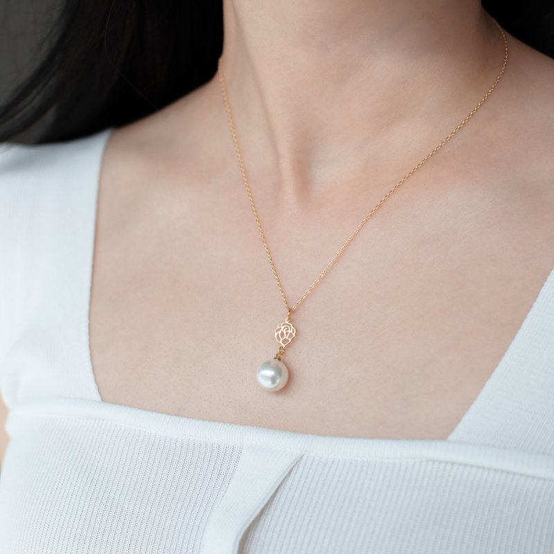 La Rose pearl necklace classic rose series - สร้อยคอ - ทองแดงทองเหลือง สีทอง